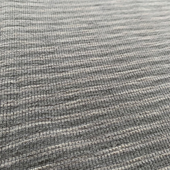 Banana Republic Long Sleeve Waffle Henley  Top Size Medium - Picture 4 of 4